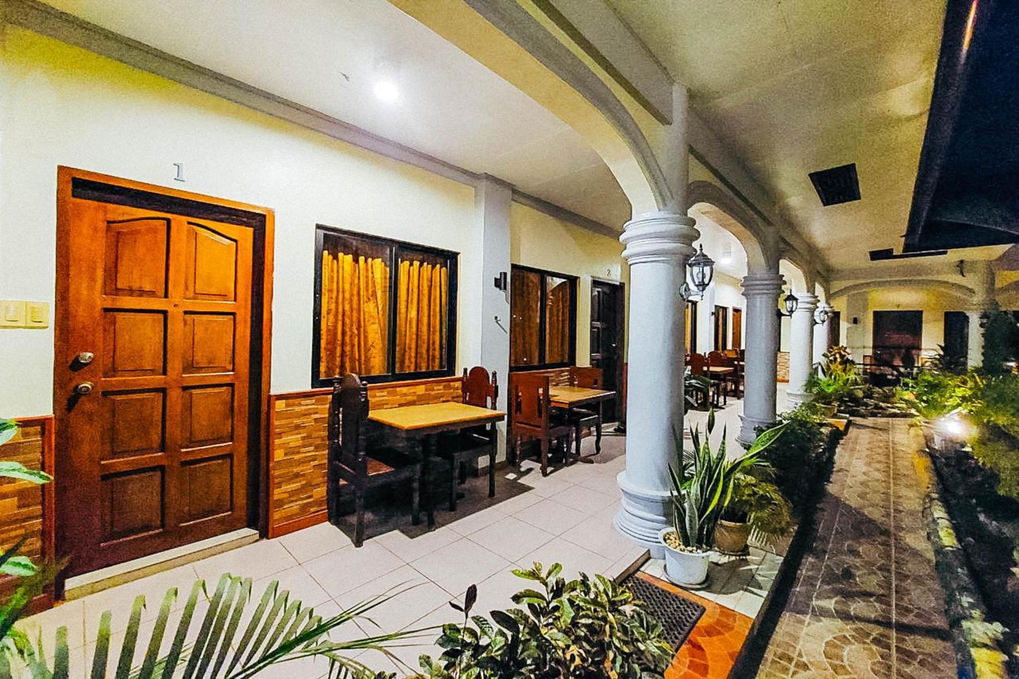 Mbg Travellers Inn Powered By Cocotel Puerto Princesa Εξωτερικό φωτογραφία