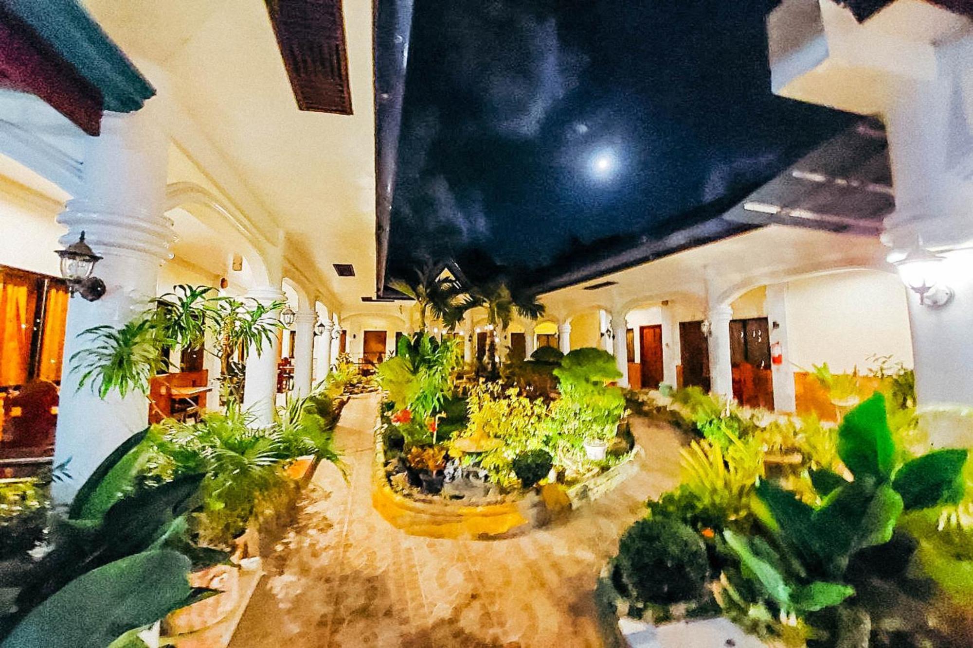 Mbg Travellers Inn Powered By Cocotel Puerto Princesa Εξωτερικό φωτογραφία